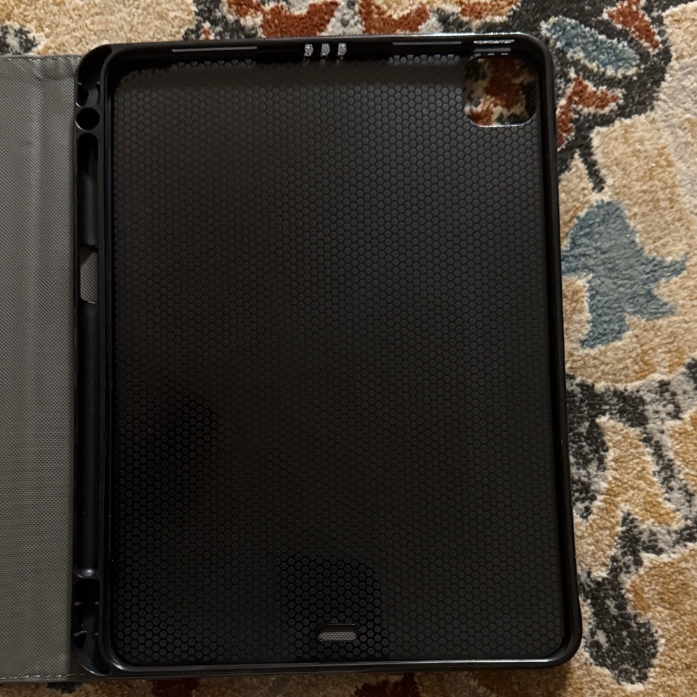 Coach Beige Signature Pattern Folder - Picture 3 of 4